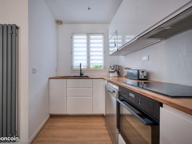 Maison vente à Versailles, Plaisir