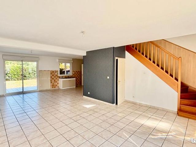 Maison vente à Laval, L'huisserie
