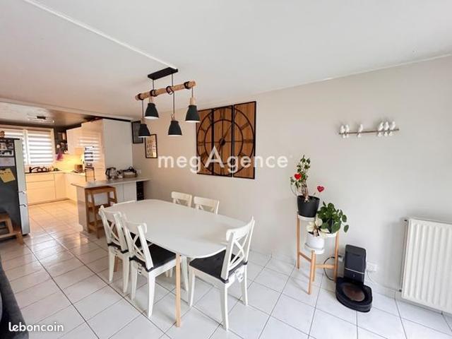 Maison vente à Versailles, Plaisir