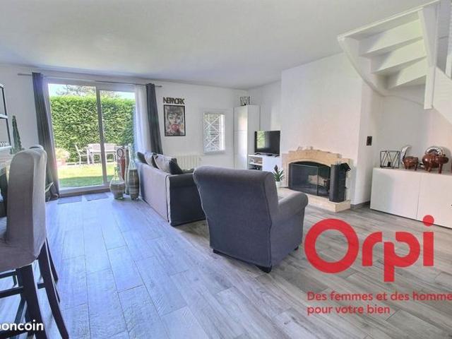 Maison vente à Versailles, Montigny-le-bretonneux
