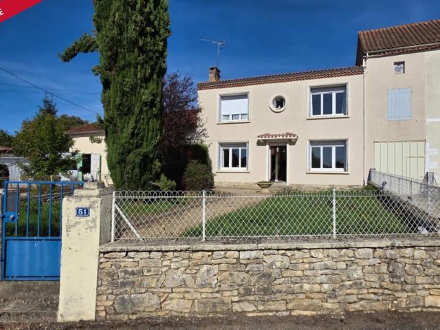 Maison vente à Confolens, Pleuville