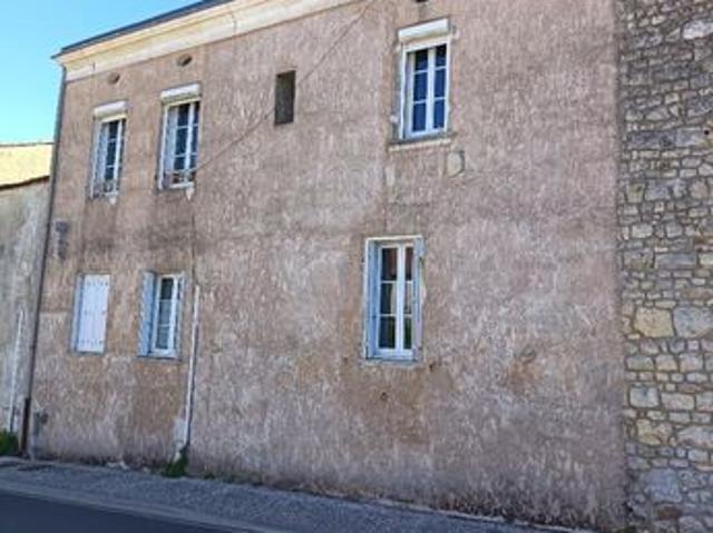 Maison vente à Saint-Sulpice-d'Arnoult, Charente-Maritime