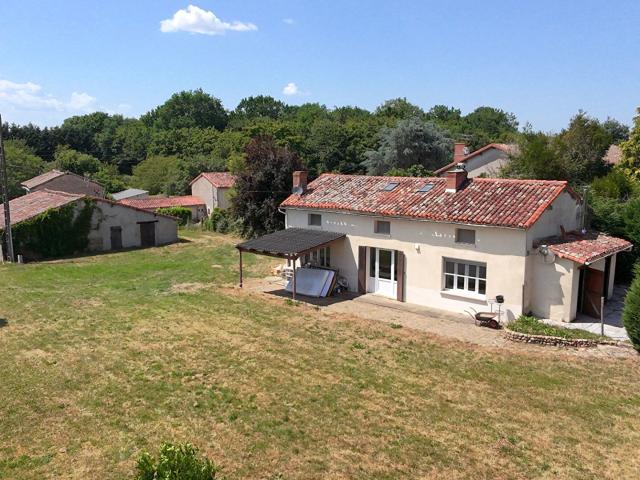 Maison vente à Montmorillon, Château-garnier
