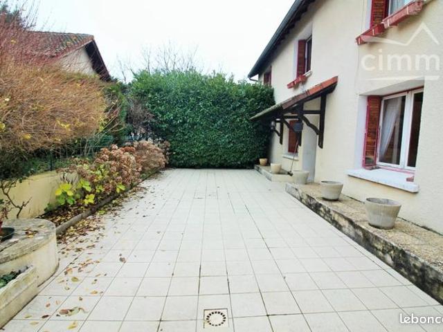 Maison vente à La Tour-du-Pin, Roche