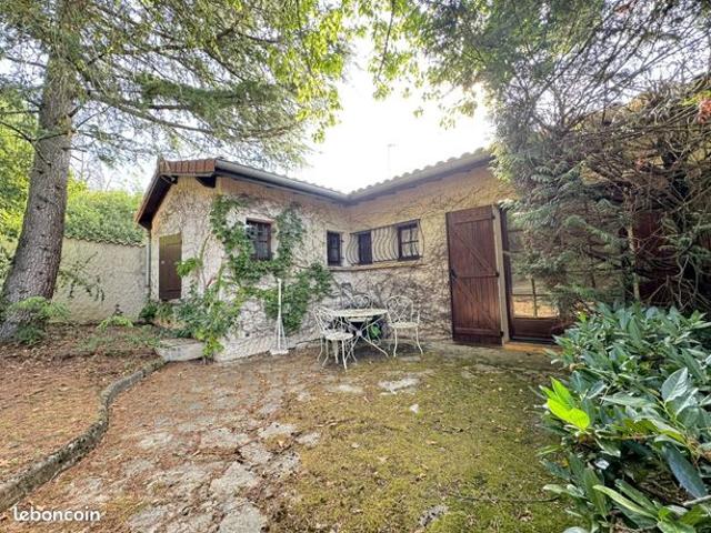 Maison vente à Saint-Étienne, L'etrat