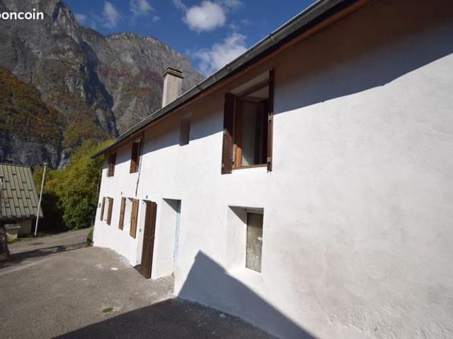 Maison vente à Grenoble, Livet-et-gavet