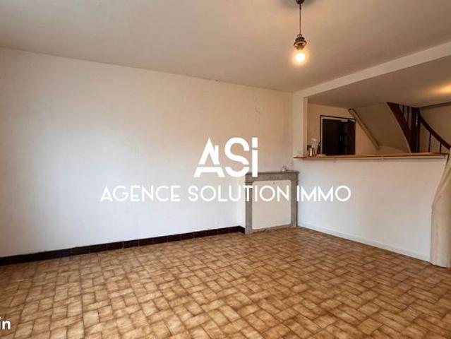 Maison vente à Mayenne, Courcité
