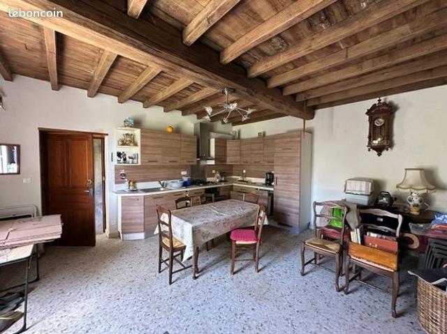 Maison vente à Riom, Sauret-besserve