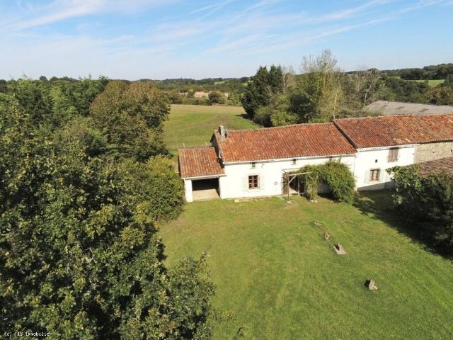 Maison vente à Confolens, Champagne-mouton