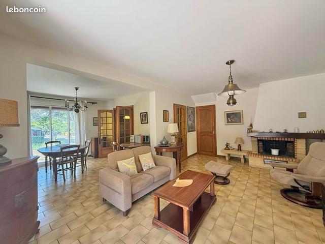 Maison vente à Marseille, Carnoux-en-provence