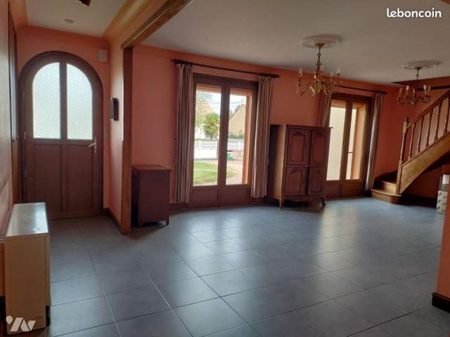 Maison vente à La Flèche, Luché-pringé