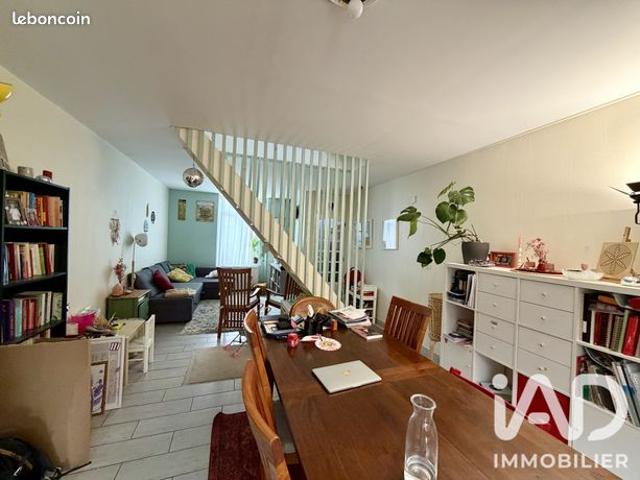 Maison vente à Lille, Croix