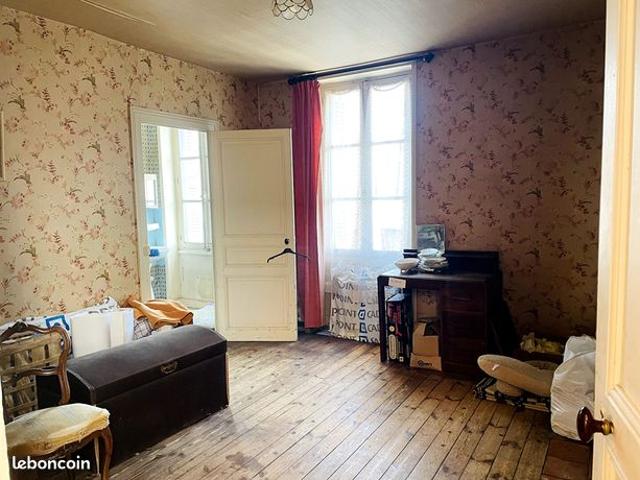 Maison vente à Loches, Descartes