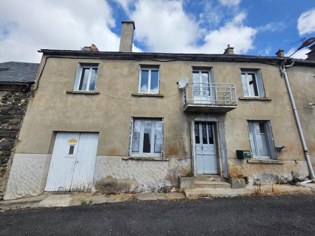 Maison vente à Mauriac, Apchon