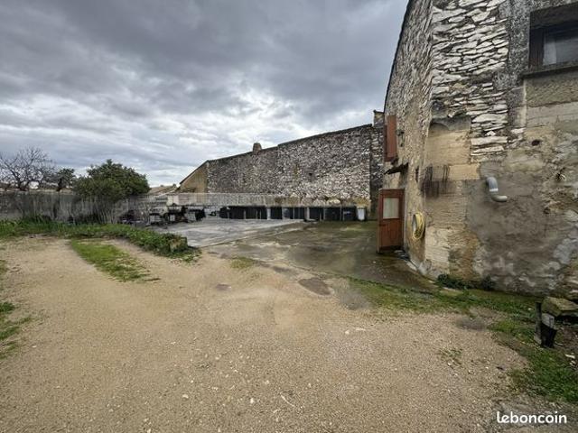 Maison vente à Nîmes, Tavel