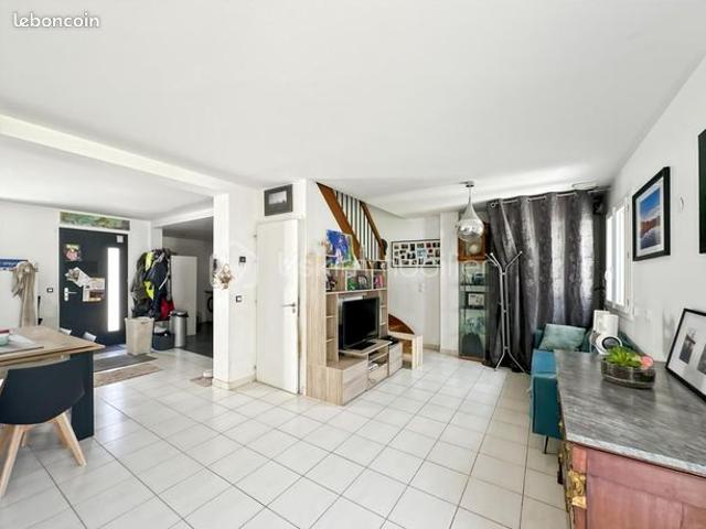 Maison vente à Évry, Tigery