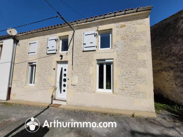 Maison vente à Saint-Jean-d'Angély, Poursay-garnaud