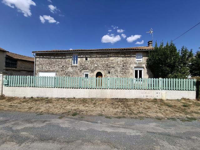 Maison vente à Sauzé-Vaussais, Sauzé-entre-Bois