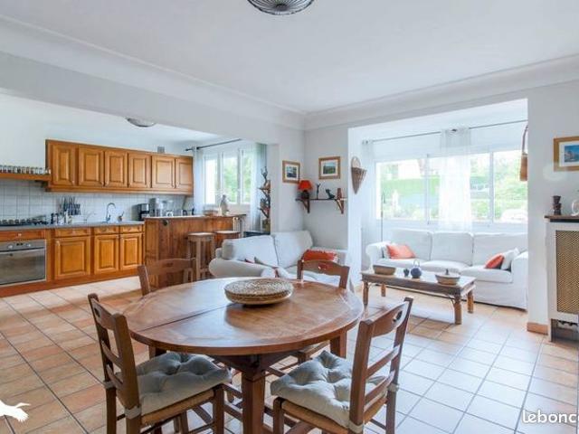 Maison vente à Saint-Germain-en-Laye, Maule