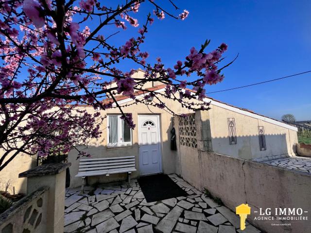 Maison vente à Saintes, Brie-sous-mortagne