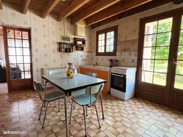 Maison vente à Saint-Jean-d'Angély, Bords