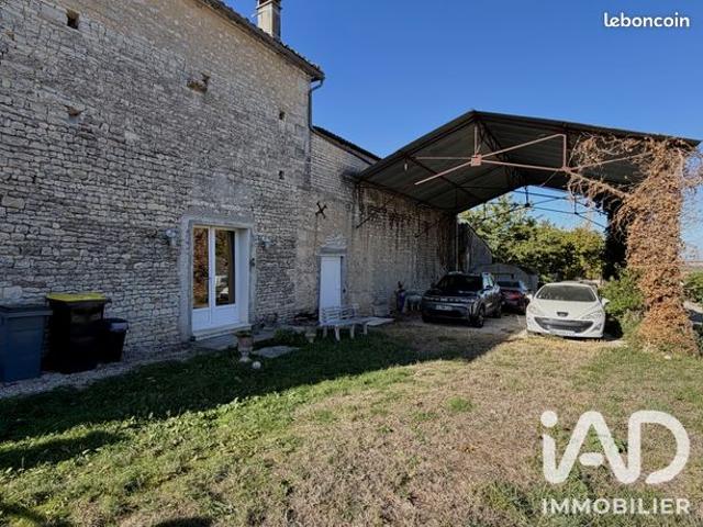 Maison vente à Saint-Amant-de-Boixe, Charente