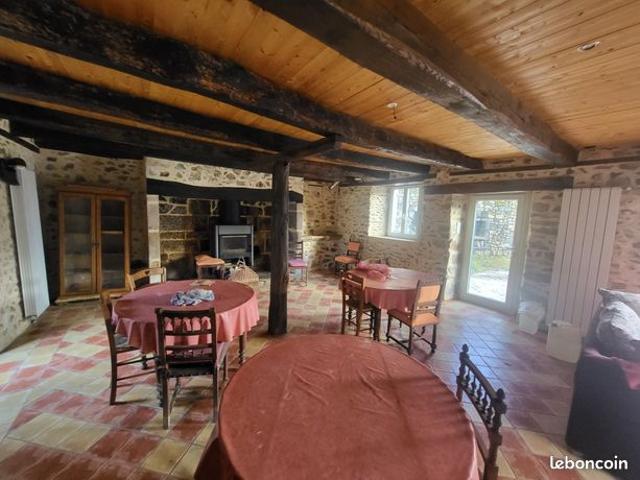 Maison vente à Mauriac, Saint-chamant