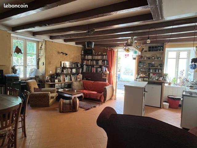 Maison vente à Nontron, Saint-front-la-rivière