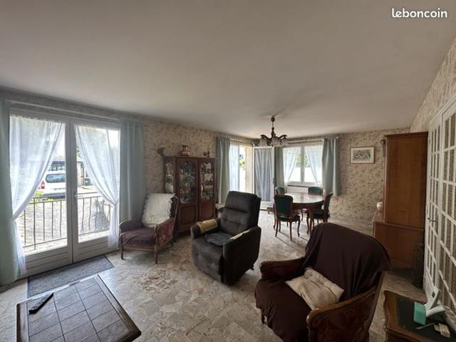 Maison vente à Saint-Germain-en-Laye, Carrières-sur-seine