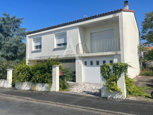 Maison vente à Fontenay-le-Comte, Vendée