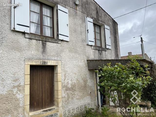 Maison vente à Saint-Jean-d'Angély, Saleignes