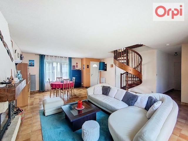 Maison vente à Versailles, Montigny-le-bretonneux