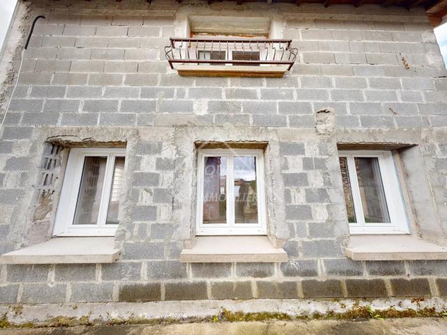 Maison vente à Le Mayet-d'École, Allier