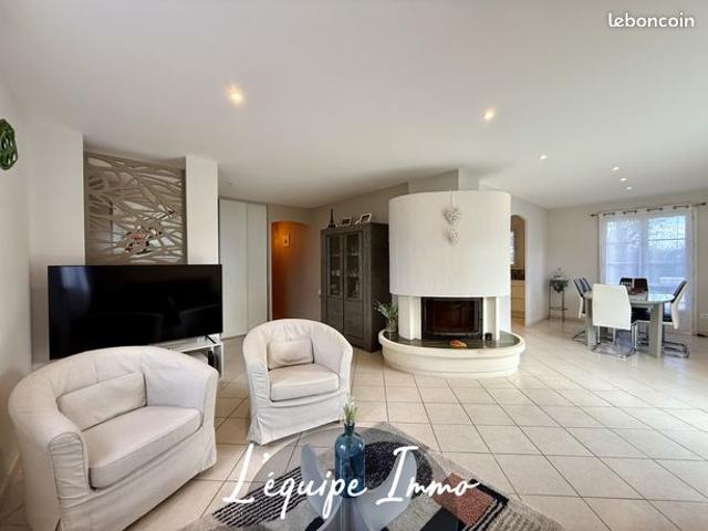 Maison vente à Montmorillon, L'isle-jourdain
