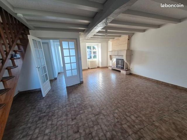 Maison vente à Saint-Jean-d'Angély, Saint-savinien