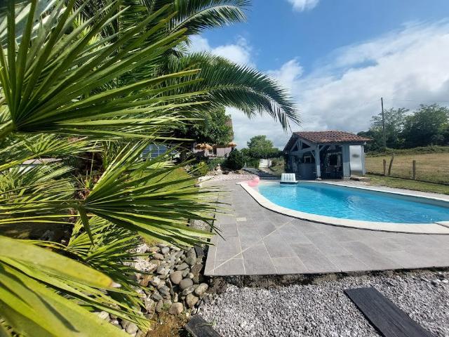 Maison vente à Oloron-Sainte-Marie, Salies-de-béarn
