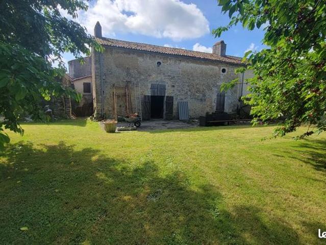 Maison vente à Confolens, Courcôme