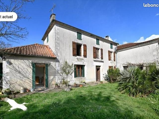 Maison vente à La Rochefoucauld, La Rochefoucauld-en-Angoumois