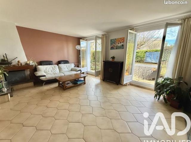 Maison vente à Versailles, Montigny-le-bretonneux