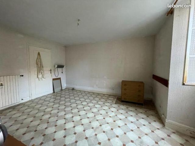 Maison vente à Riom, Giat