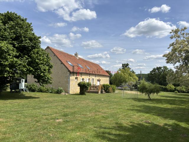 Maison vente à Mortagne-au-Perche, Comblot