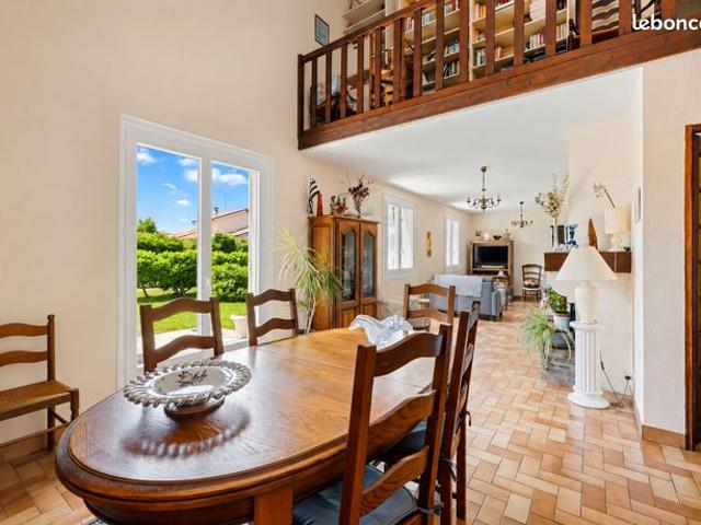 Maison vente à Bordeaux, Léognan