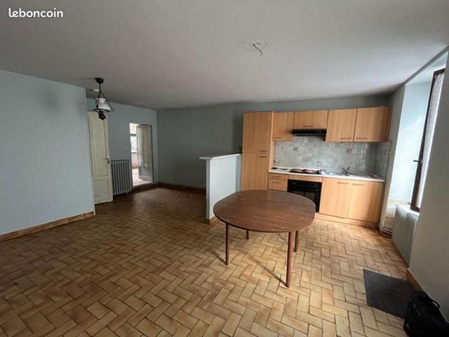 Maison vente à Montmorillon, Saint-maurice-la-clouère