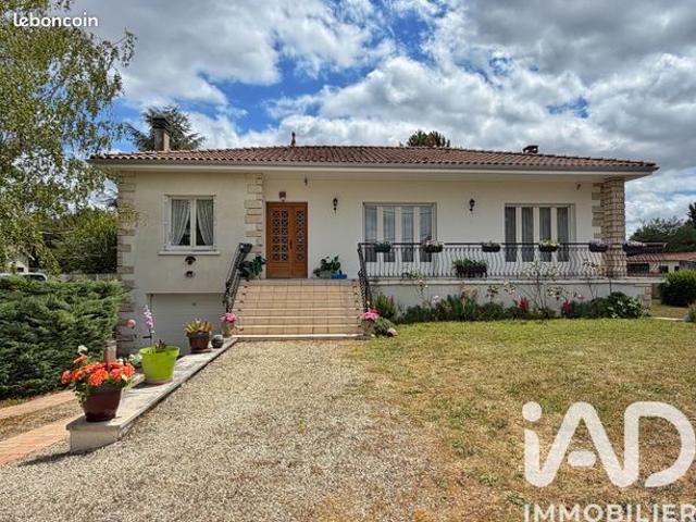 Maison vente à Confolens, Puyréaux