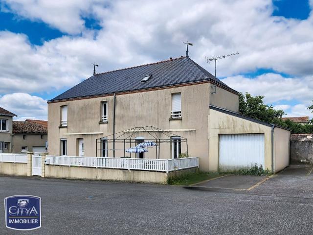 Maison vente à Le Pinier, Yzernay