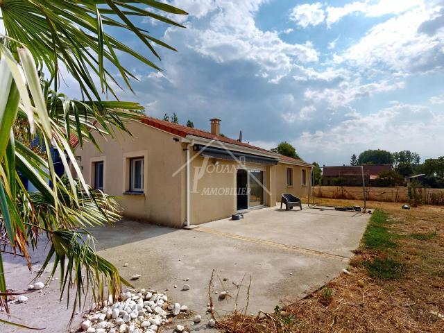 Maison vente à Les Pacauds, Étroussat
