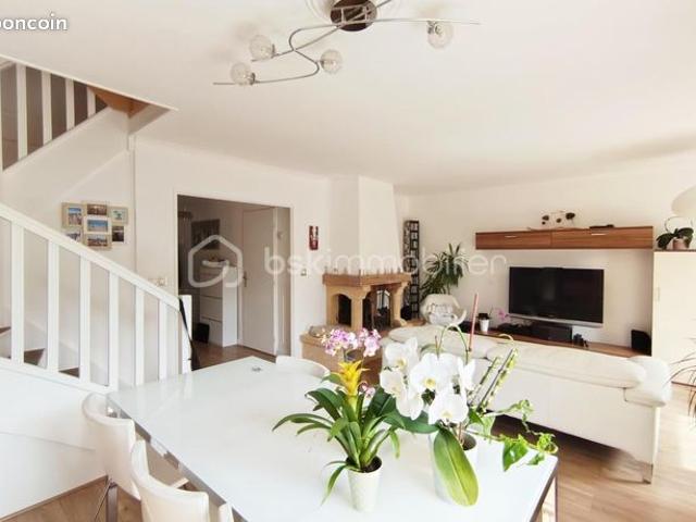 Maison vente à Versailles, Montigny-le-bretonneux