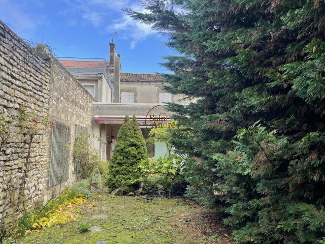 Maison vente à Angoulême, Aignes-et-puypéroux