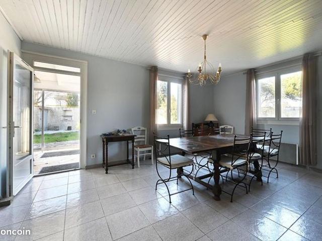 Maison vente à La Rochelle, Loix