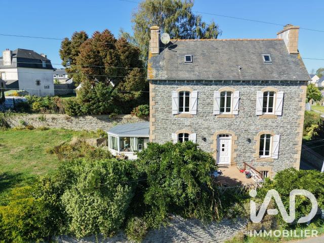 Maison vente à Croix de Kerousy, Plouguiel